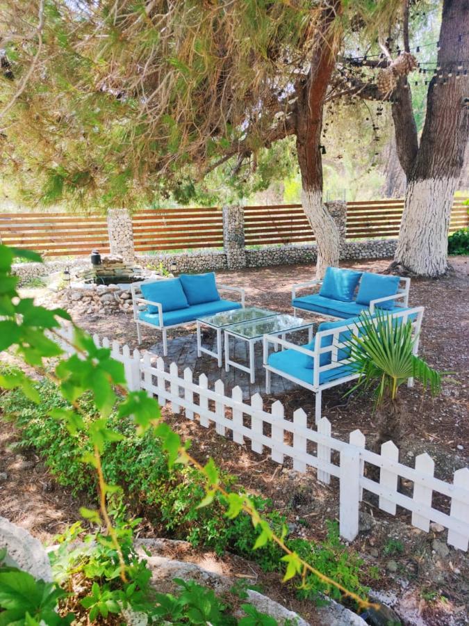 ホテル Kavalona Park Vlorë エクステリア 写真