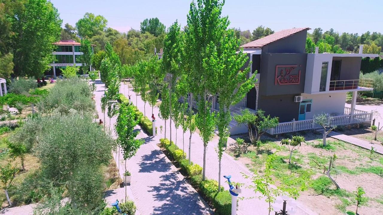 ホテル Kavalona Park Vlorë エクステリア 写真