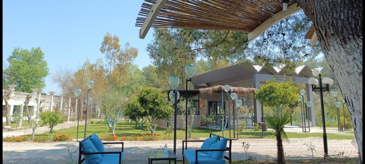 ホテル Kavalona Park Vlorë エクステリア 写真