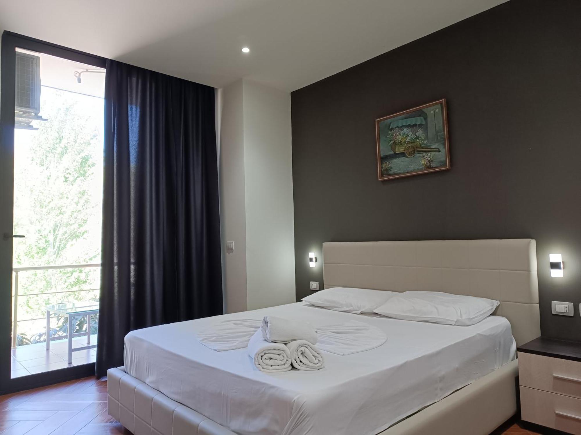ホテル Kavalona Park Vlorë 部屋 写真