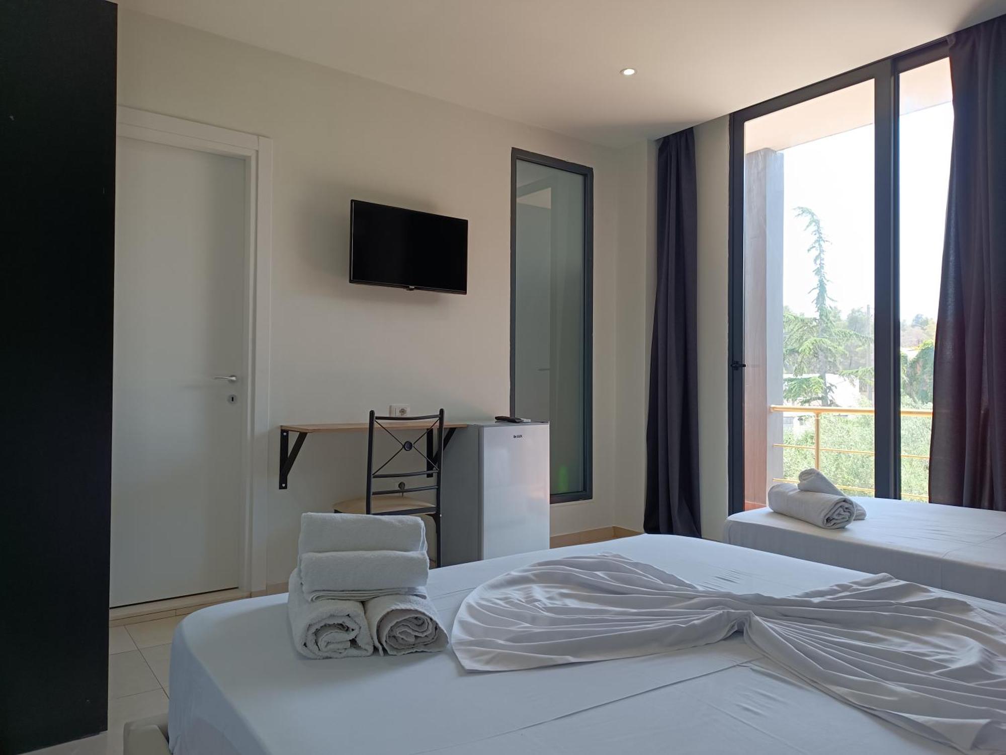 ホテル Kavalona Park Vlorë 部屋 写真