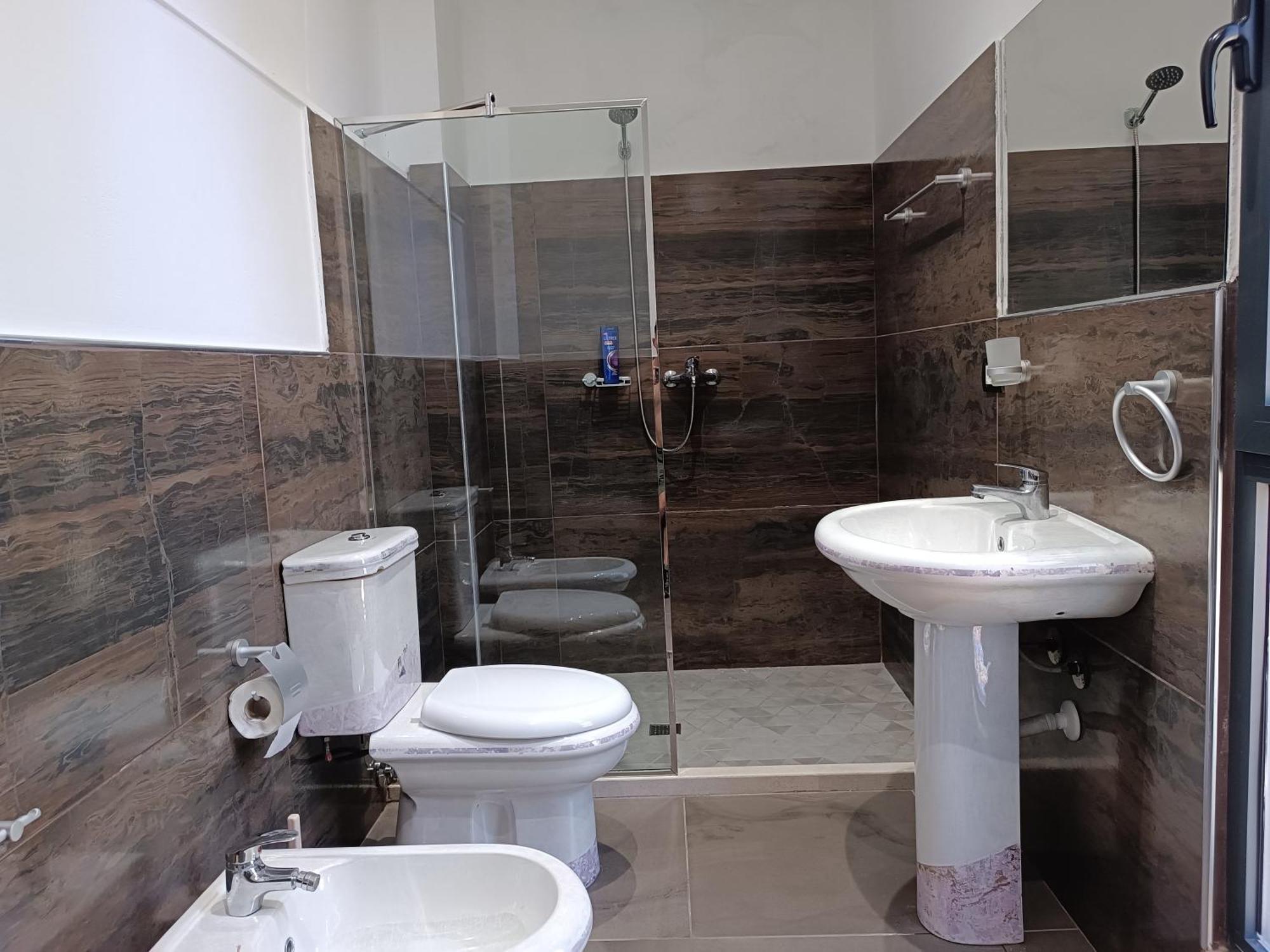 ホテル Kavalona Park Vlorë 部屋 写真
