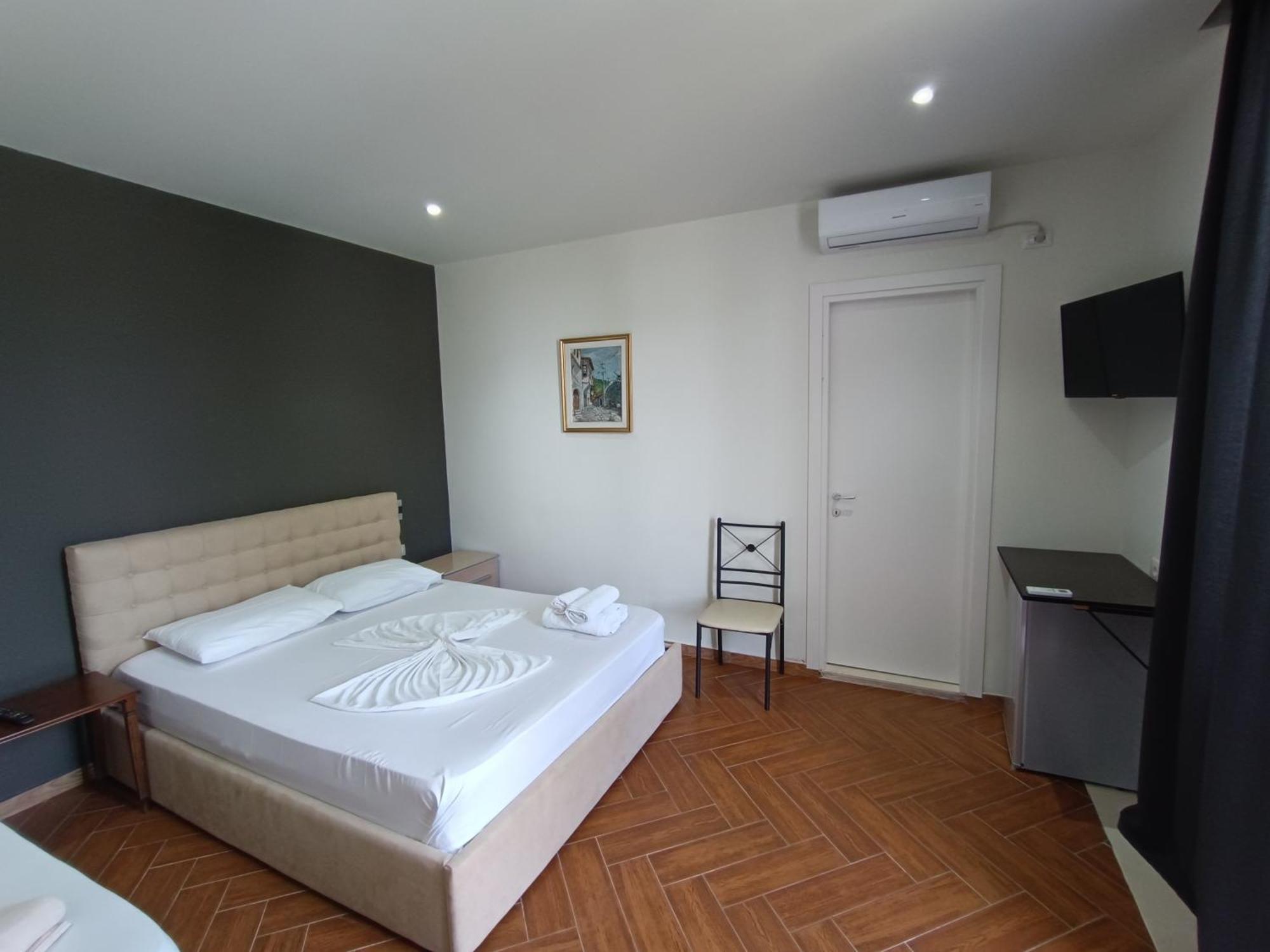 ホテル Kavalona Park Vlorë 部屋 写真